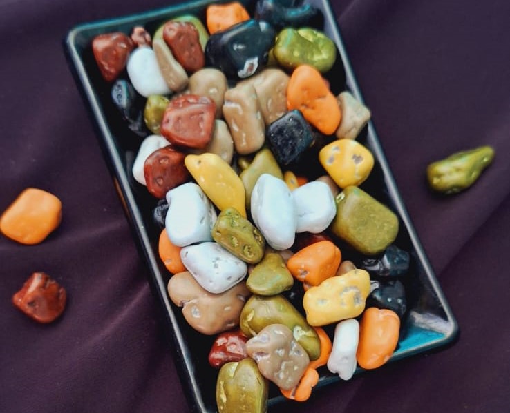 Coklat Kerikil Berwarna