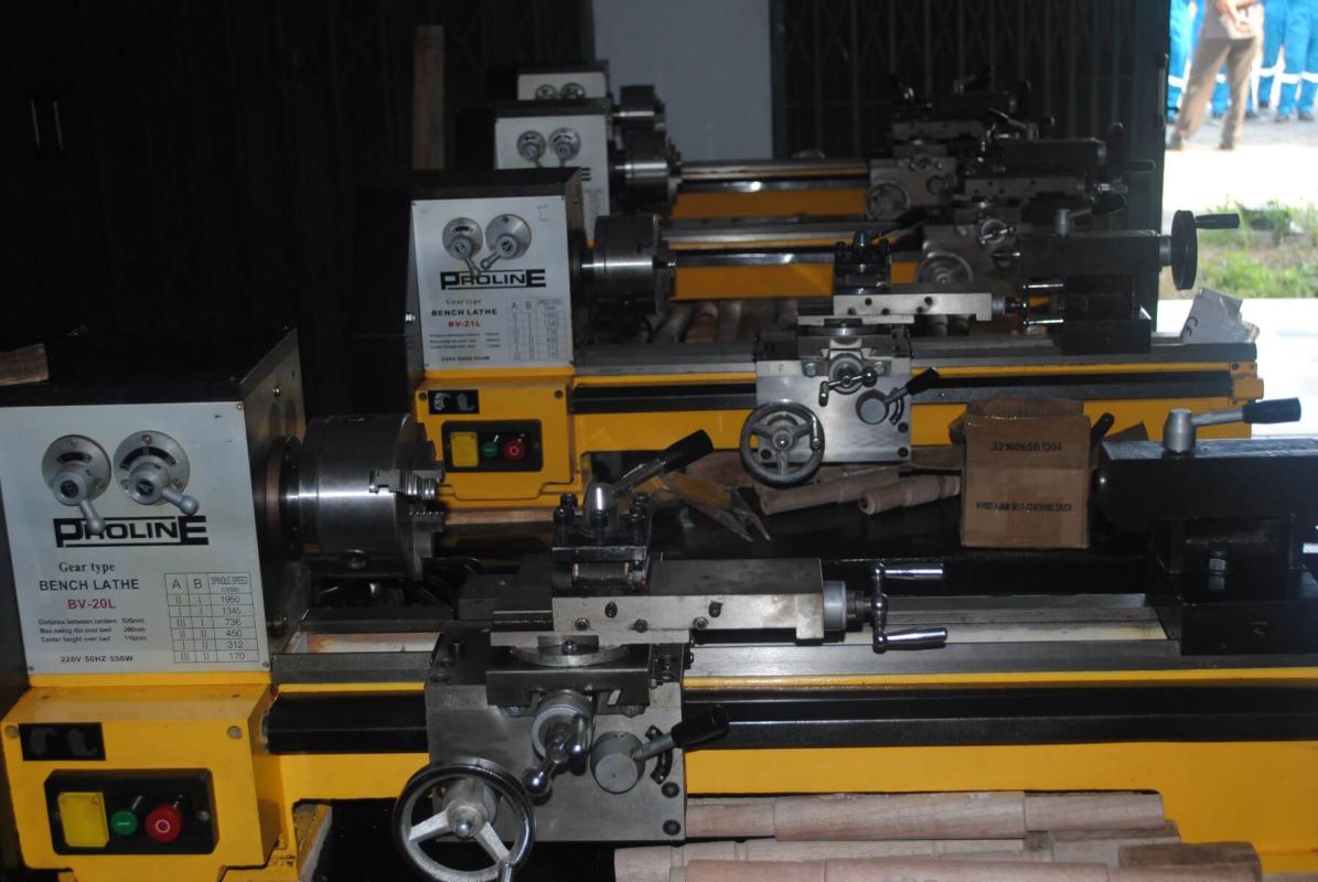 Mesin Bubut Proline BV-20L